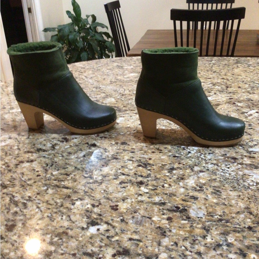 Swedish Hasbeens Anthropologie Boho Indie Leather Western Ankle Booties (size 38
